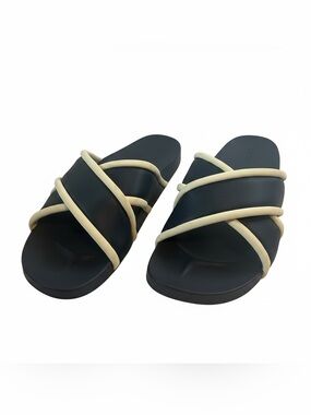 Olukai Ani Women’s Slide Sandals Navy Criss cross Platform Comfort slides Sz11